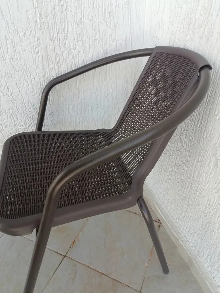Продается новый, не использованный  комплект уличной мебели из 2-х стульев и стола, цена с доставко…