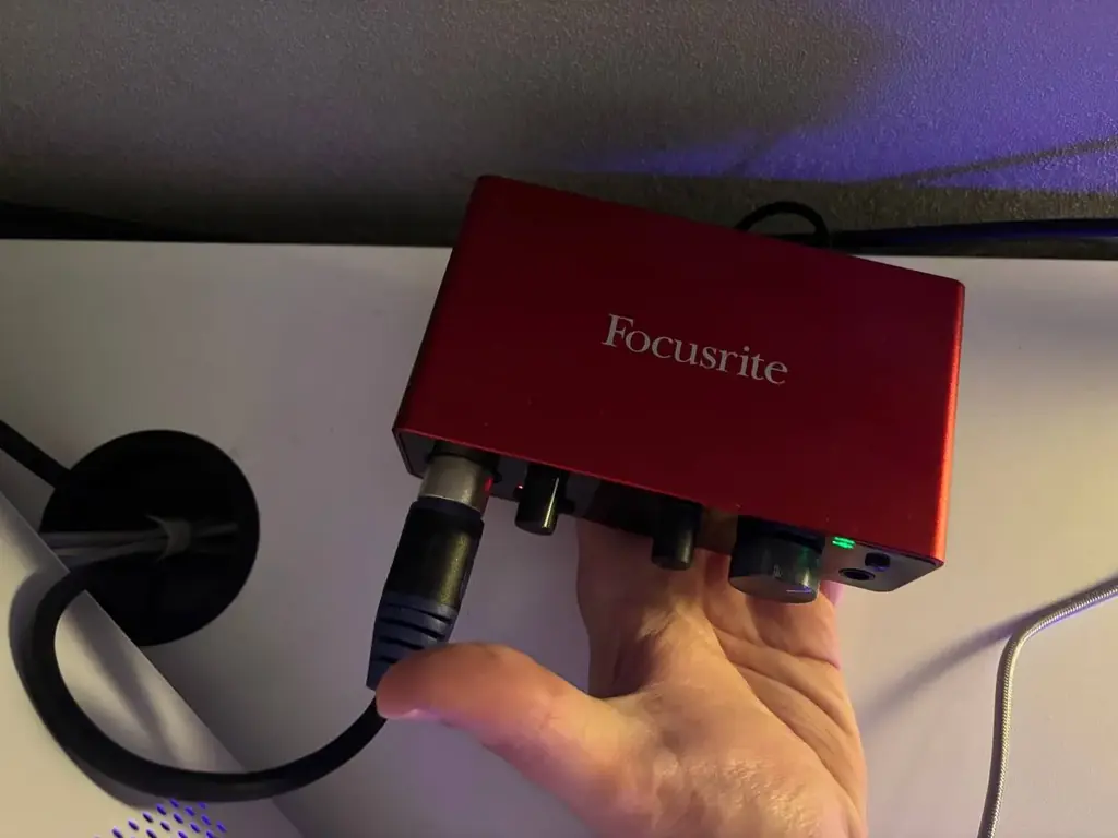 Готовый комплект для стримов / подкастов / записи вокала: Focusrite Scarlett Solo + AT2020 + стойка…