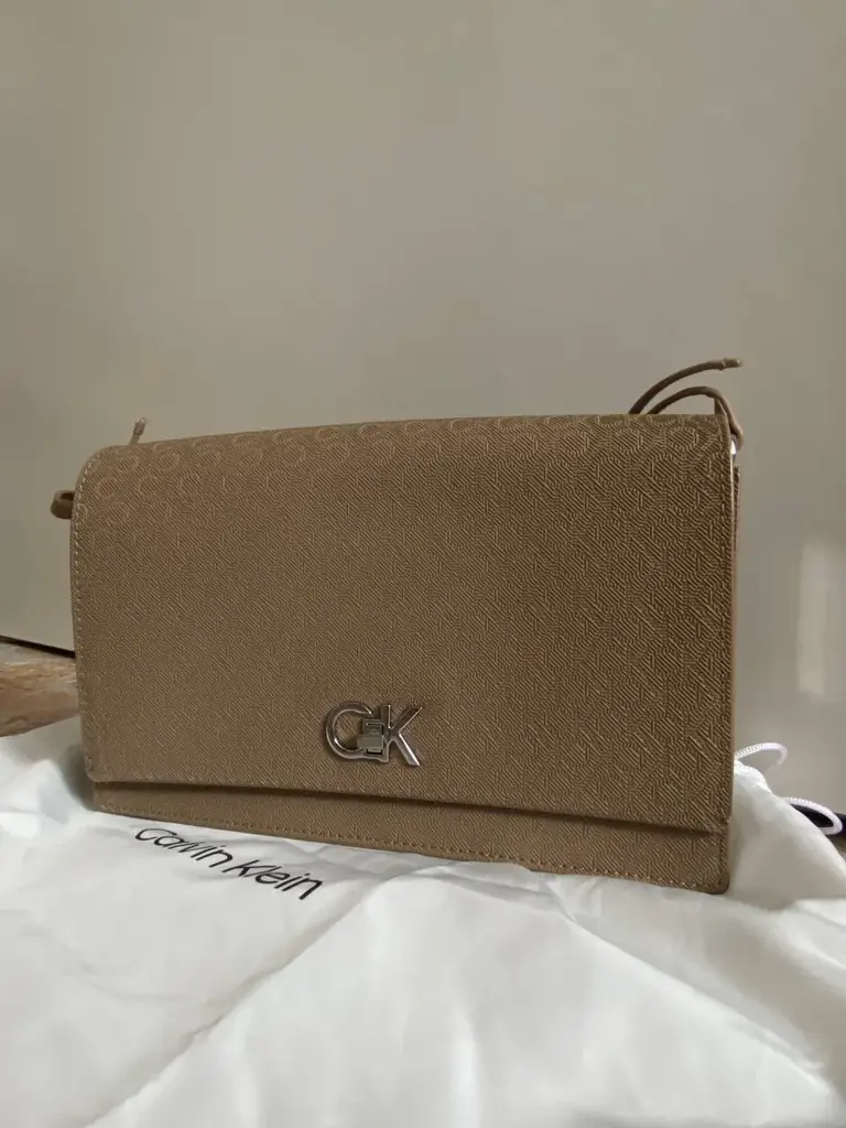 Сумка CK, идеальное состояние, покупала в Fashion&Friends, пару раз носила, есть пыльник в комплекте