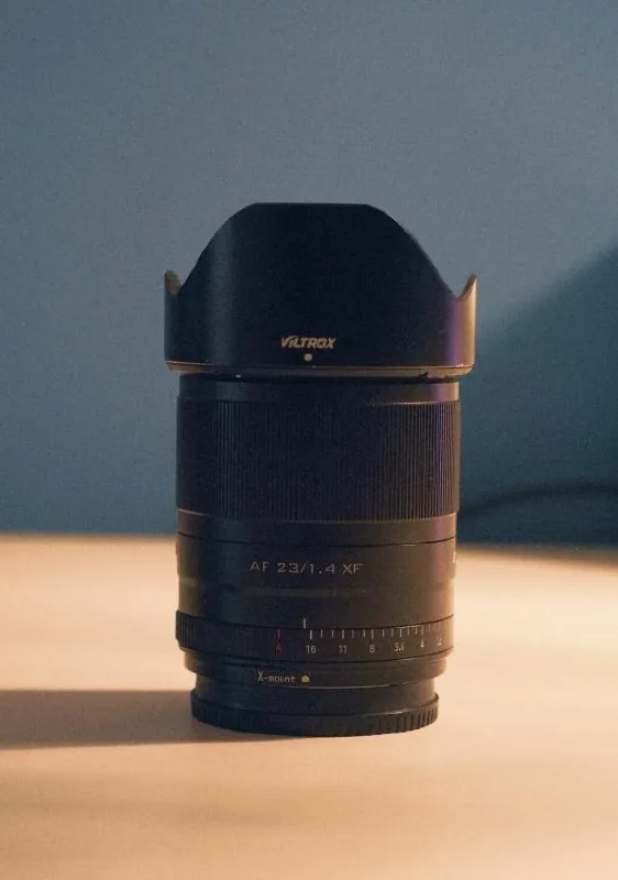 Продаю объектив Viltrox 23mm f/1.4 для Fujifilm X-Mount