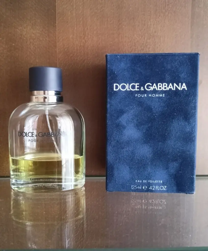 Продам Dolce&Gabbana Pour Homme, остаток около 30% (~40мл). Покупал в Lilly 2 года назад.