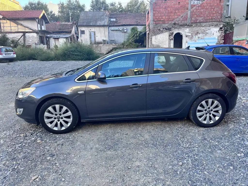 Opel Astra J 2010. 1,7 дизель. Коробка механика 6-ти ступка.