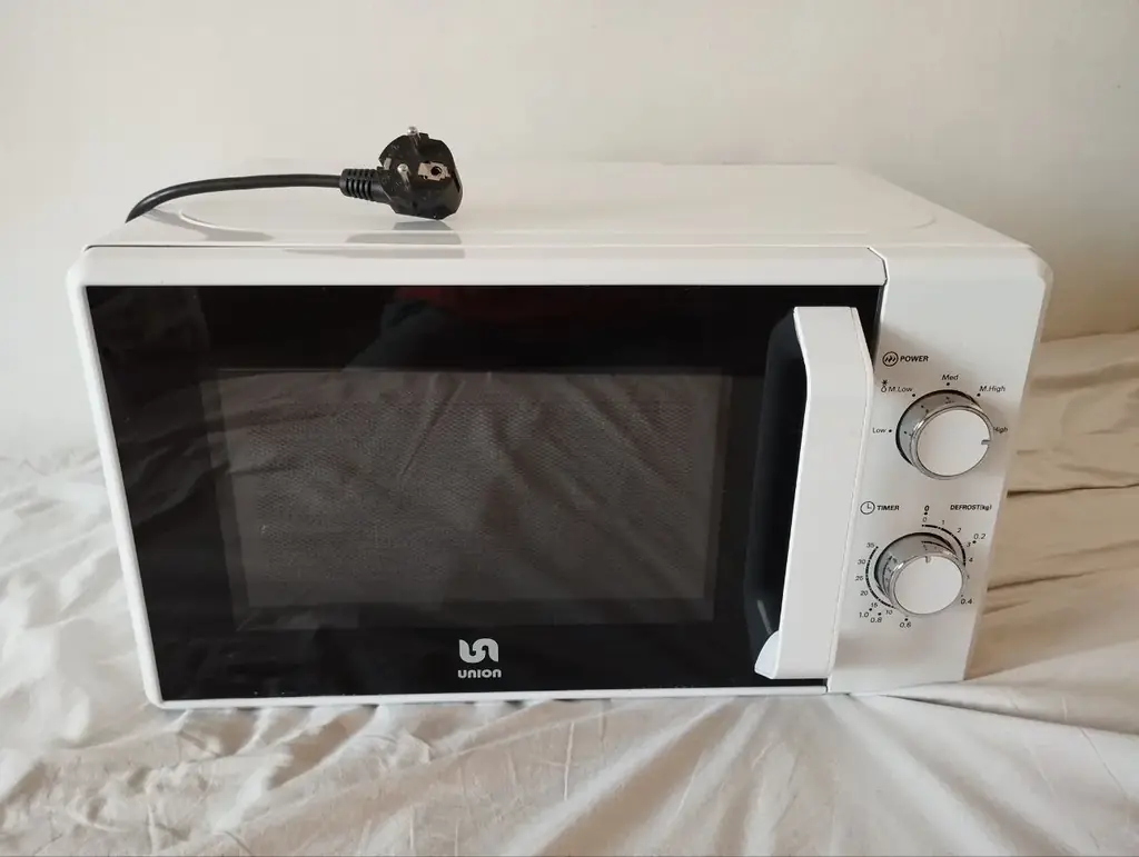 Продам микроволновку Union MM-720WH