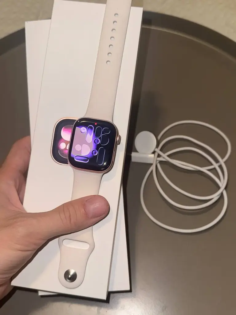 Apple Watch 11 42mm Pink