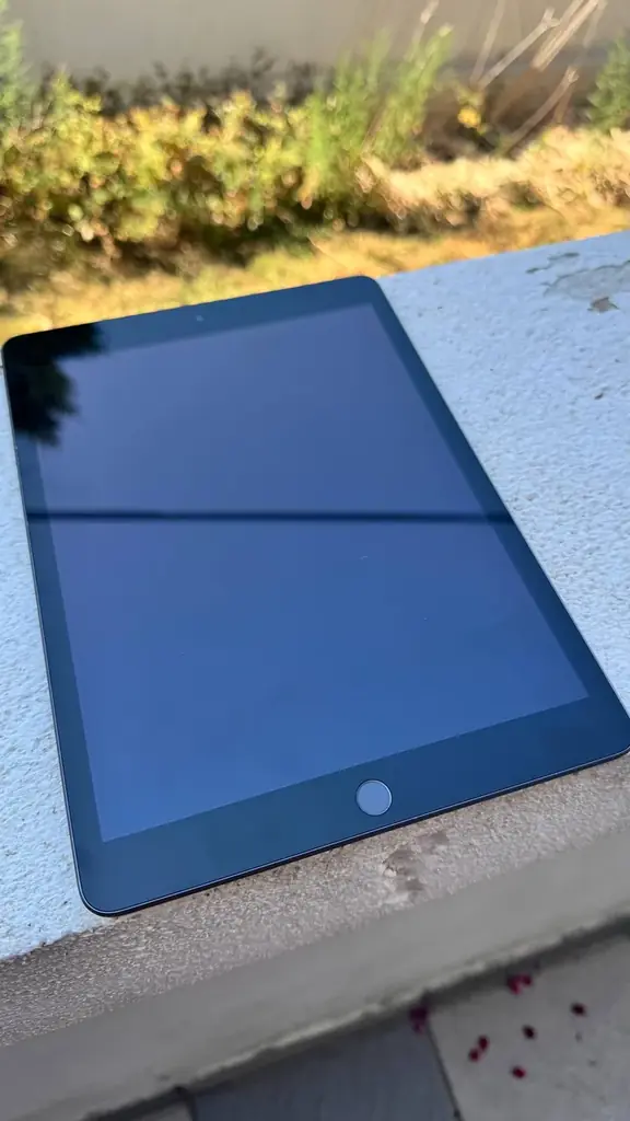 Продам iPad 9 gen 64 gb WiFi+LTE SPACE GRAY