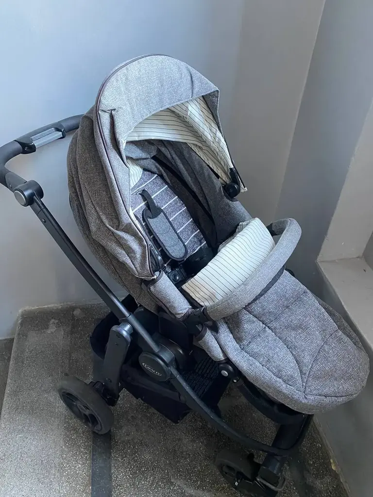Продам детскую коляску Graco 3 в 1 в хорошем состоянии