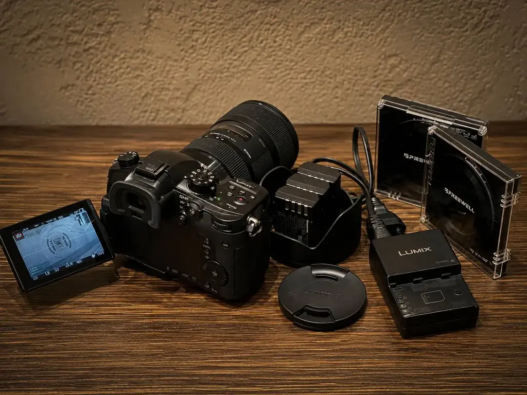 Продам полный комплект Panasonic Lumix GH5 — 1800€