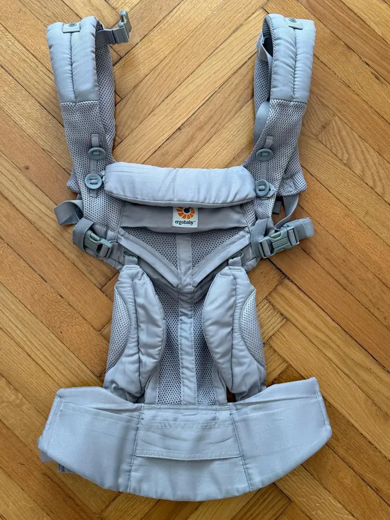 Продаётся эргорюкзак-переноска Ergobaby Omni 360 Cool Air Mesh, цвет Pearl Grey