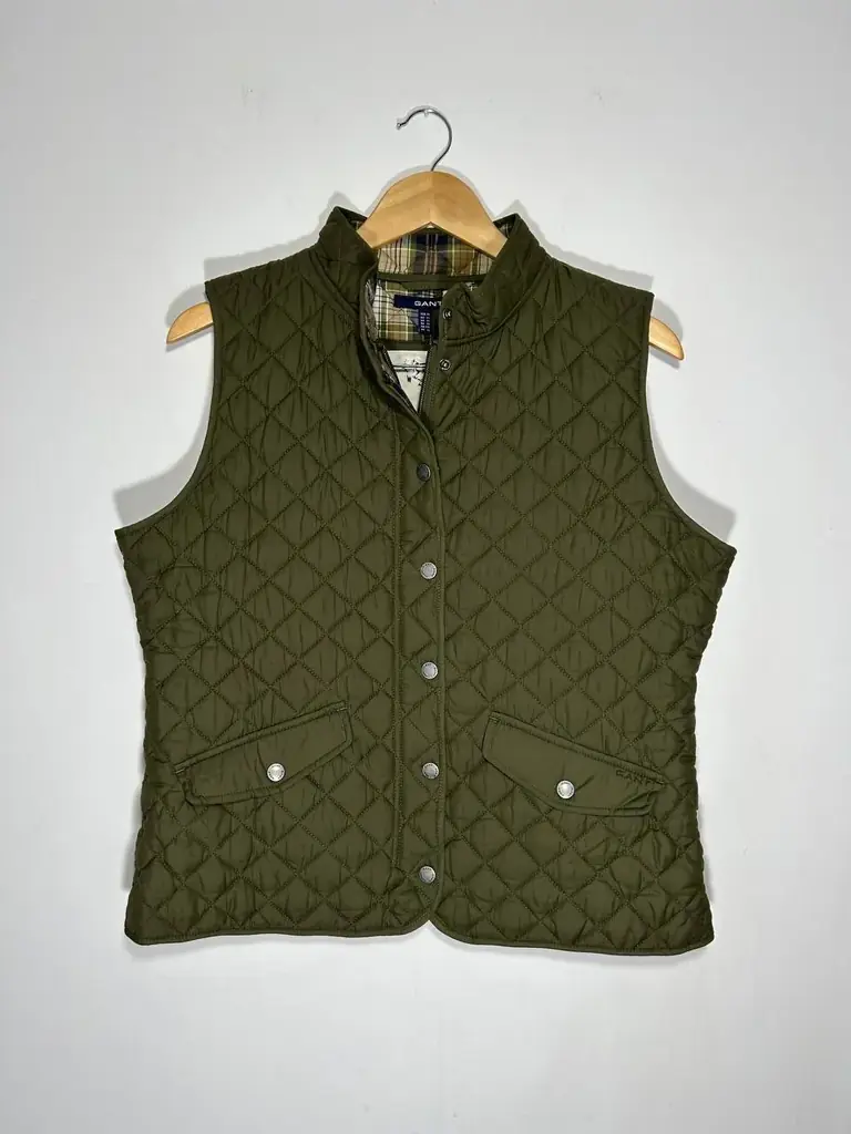 Женский жилет Gant  отличное состояние размер XL 2000 динар