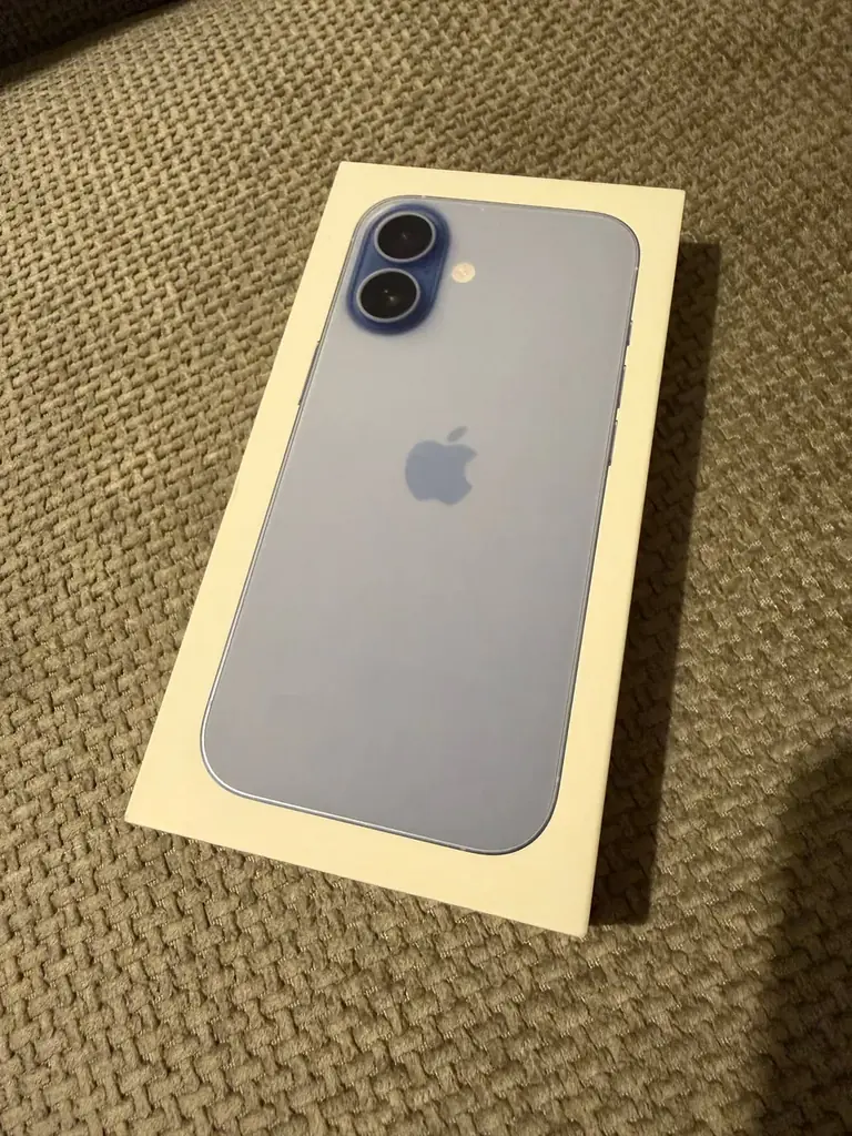 Продам iPhone 17 256 запакованный , новый. покупался в Istyle