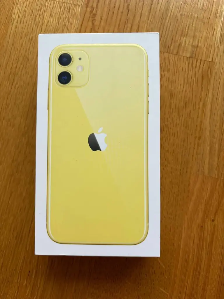 Продам iPhone 11 128 ГБ (жёлтый). Оригинал, полностью исправен. iOS 26.5.2, аккумулятор 71% (желате…