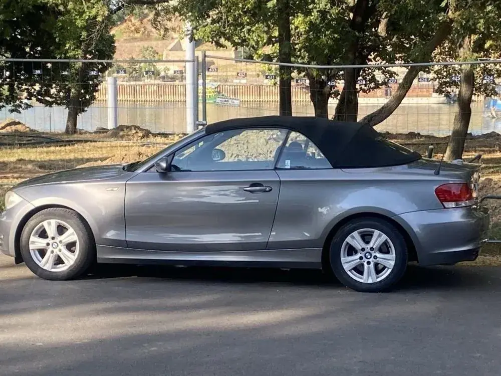 Продам ухоженный BMW E88 Cabrio 2009 года, 2.0 бензин, 143 л.с., механическая КПП, пробег 160 000 к…