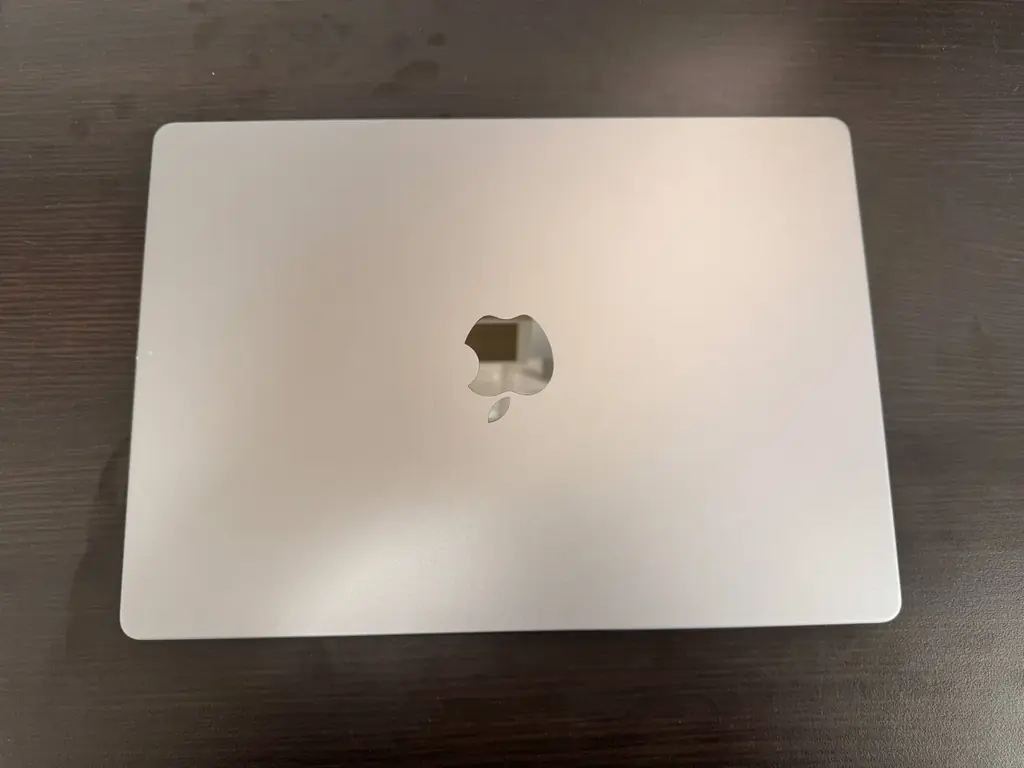продам MacBook Pro 14 в хорошем состоянии