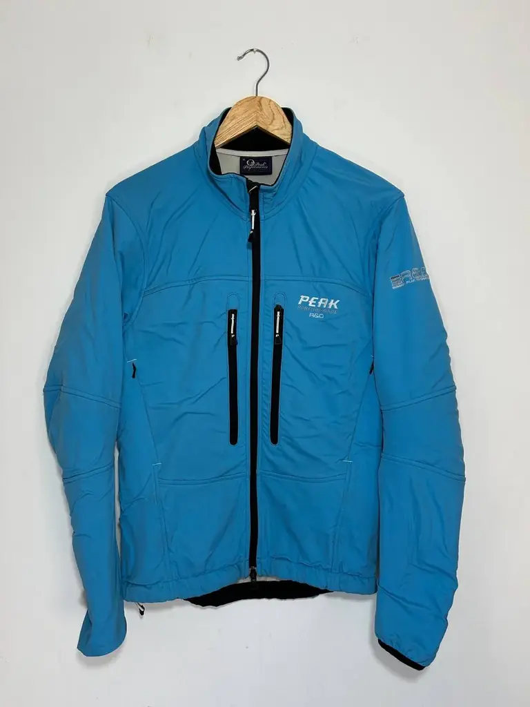 Куртка Peak Performance  отличное состояние ,размер M 1400 динар