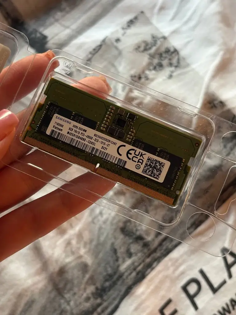 Продам оперативную память для ноутбука Samsung.