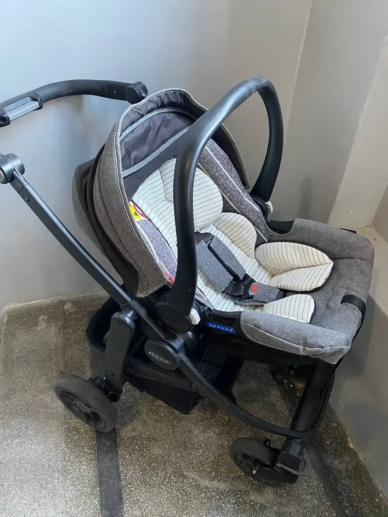 Продам детскую коляску Graco 3 в 1