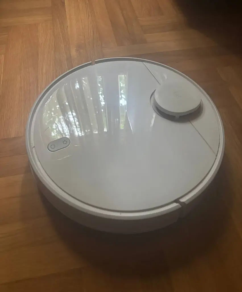 Продам робот-пылесос Xiaomi Mi Robot Vacuum-Mop P.