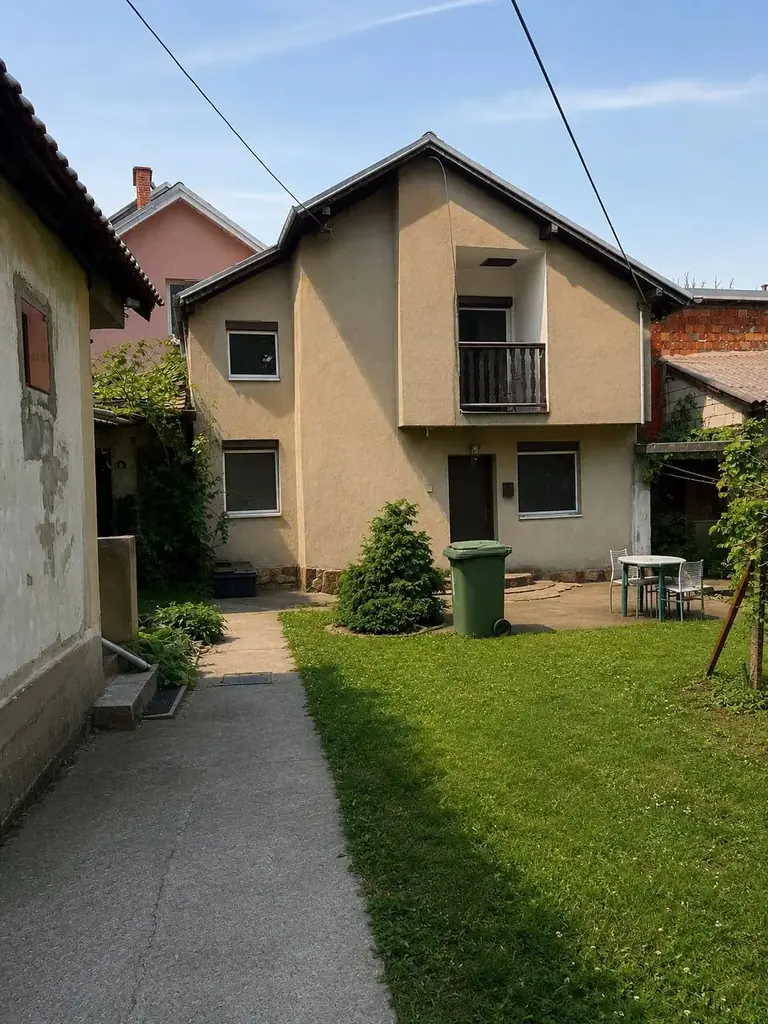 🏡 СДАЁТСЯ ДОМ С СОБСТВЕННЫМ ДВОРОМ — БЕЛГРАД / ЗВЕЗДАРА — €500