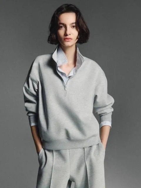 Новый свитшот UNIQLO, размер XL (оверсайз в меру), унисекс, классный плотный хлопок, хорошо держит …