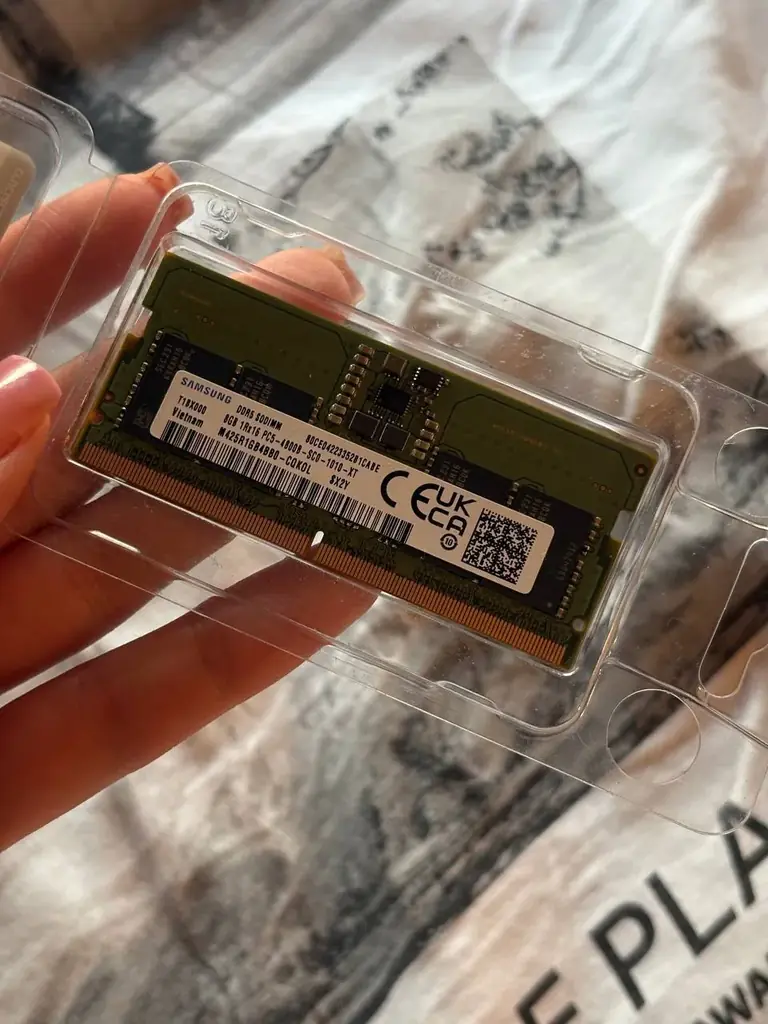 Продам оперативную память для ноутбука Samsung.