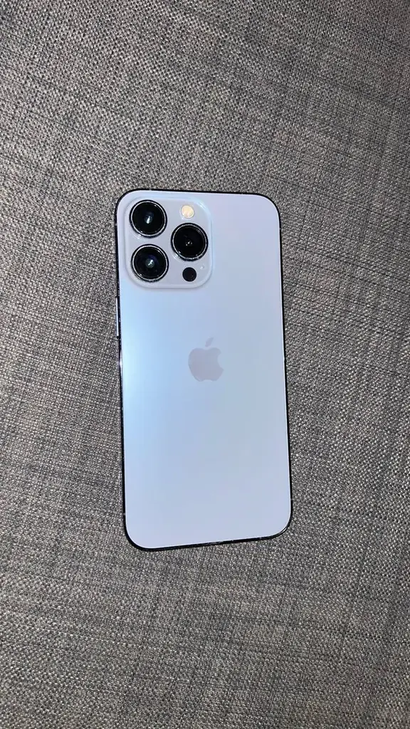 Продаю IPhone 13 Pro , 64 GB, в хорошем состоянии, без сколов, аккамулятор 74%. Без коробки и заряд…