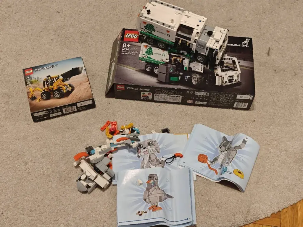 Три набора LEGO Creator и Technic — вместе или отдельно