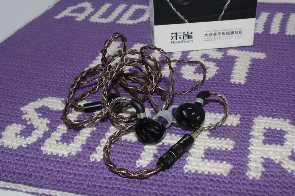 Продам наушники IEM - внутриканальные: