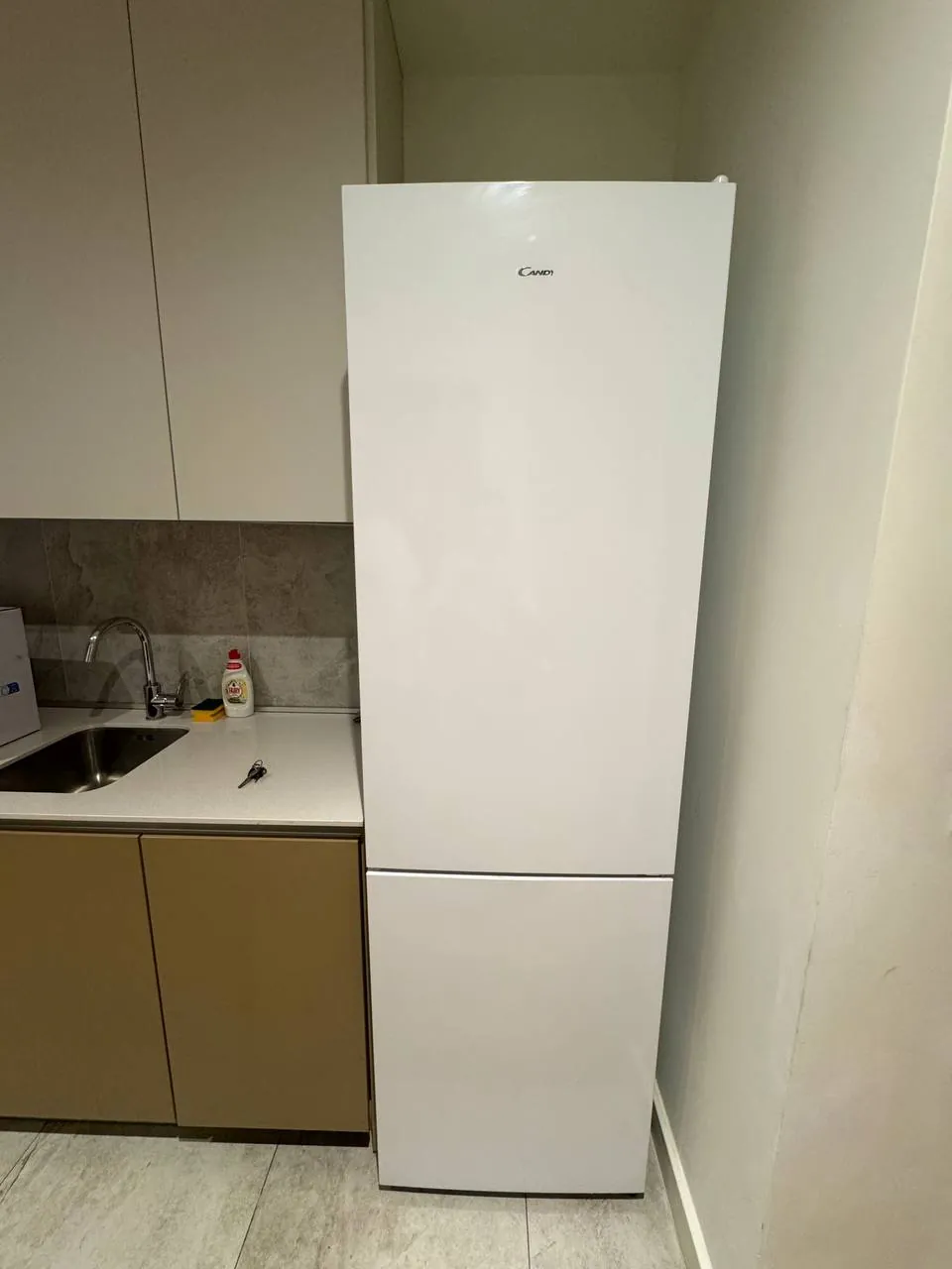 ❄️ Продаю холодильник Candy с морозильной камерой — 250 €
