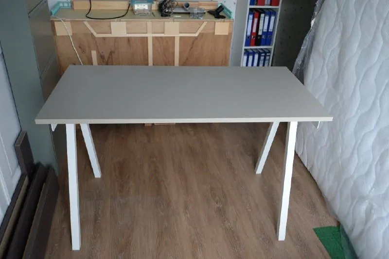 Продам стол Ikea Trotten