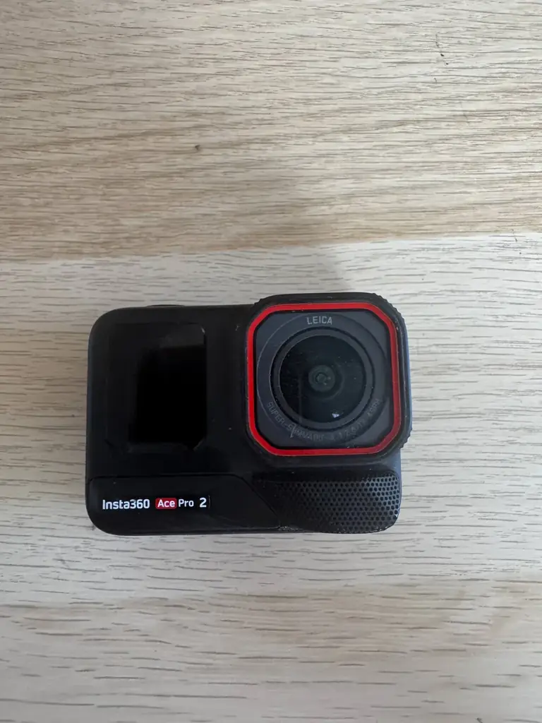 Продаю экшн-камеру insta ace pro 2 с картой памяти на 128гб. Коробки нет. Оригинальный провод. Цена…