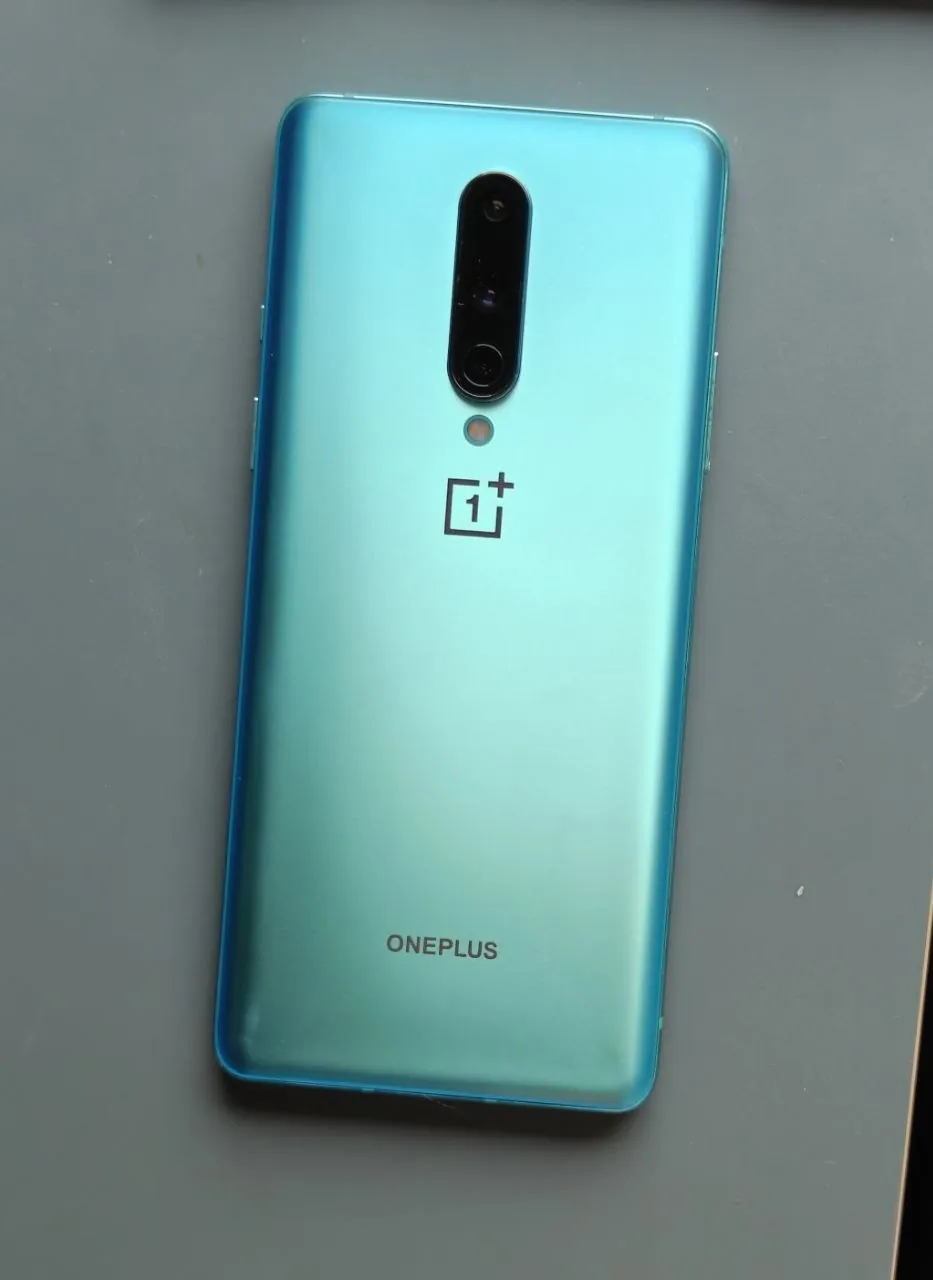 Продам смартфон OnePlus 8, память 8/128. Внешне - в прекрасном состоянии, есть мелкие царапки на ве…