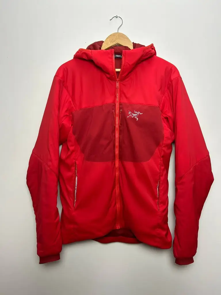 Продам куртку Arc'teryx Proton FL Hoody, отличное состояние, размер М , 7000 динар