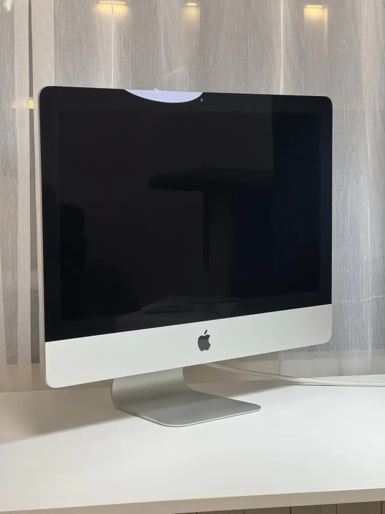 Apple iMac 21.5" Late 2013, идеальное состояние.