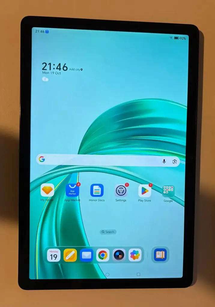 Продам планшет Honor Pad X8a (11''). Есть коробка и шнур для зарядки; практически неиспользованный.