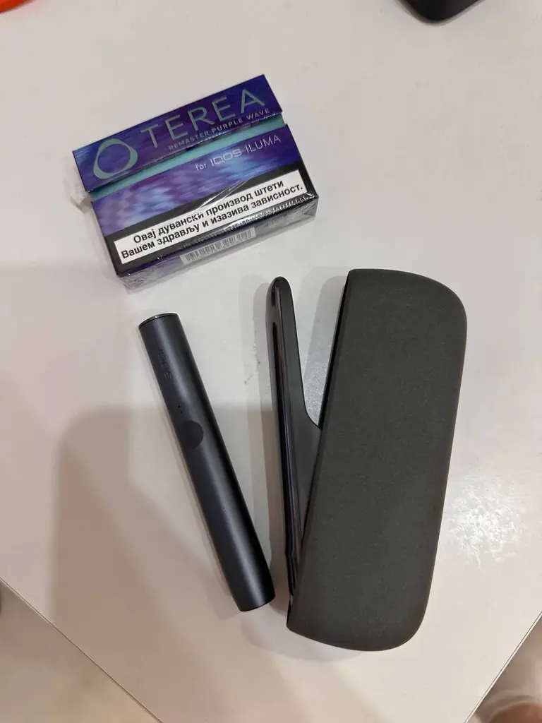 IQOS ILUMA - Новый, пользовались пару раз, лежит без дела, почти полную пачку стиков отдам с ним.