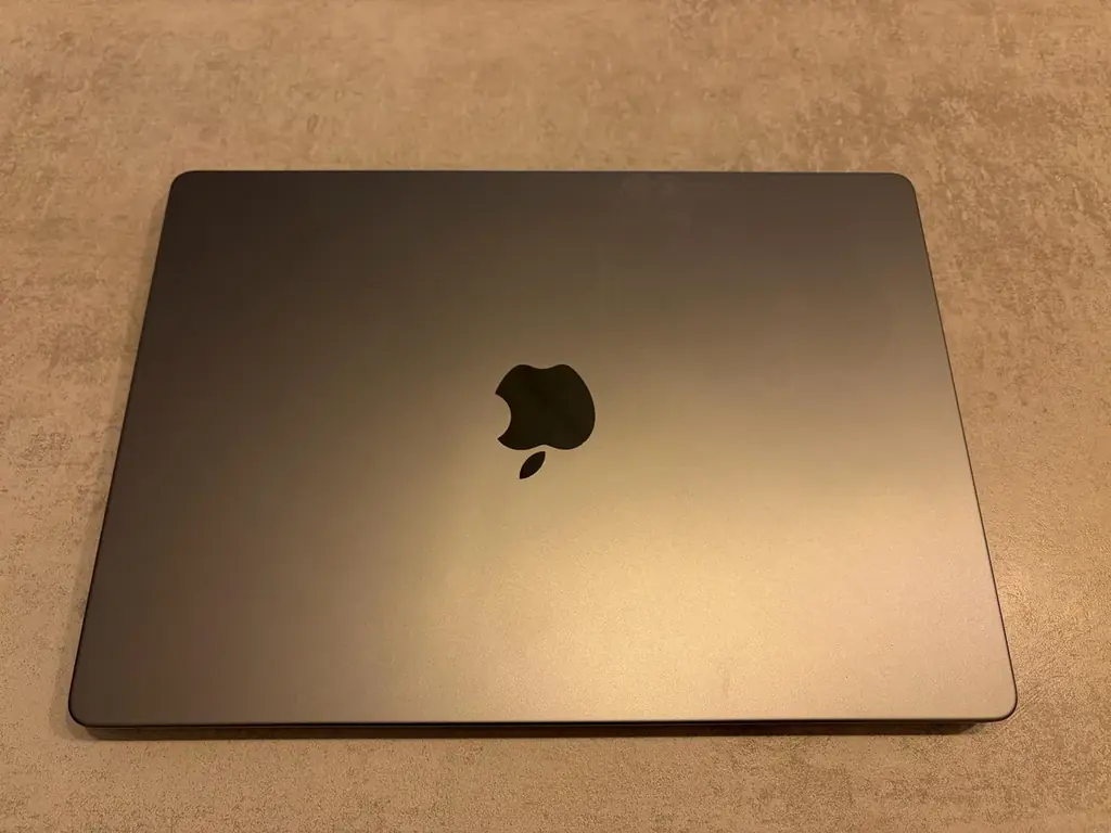 Продам MacBook Pro 14″ (2021) — 650€