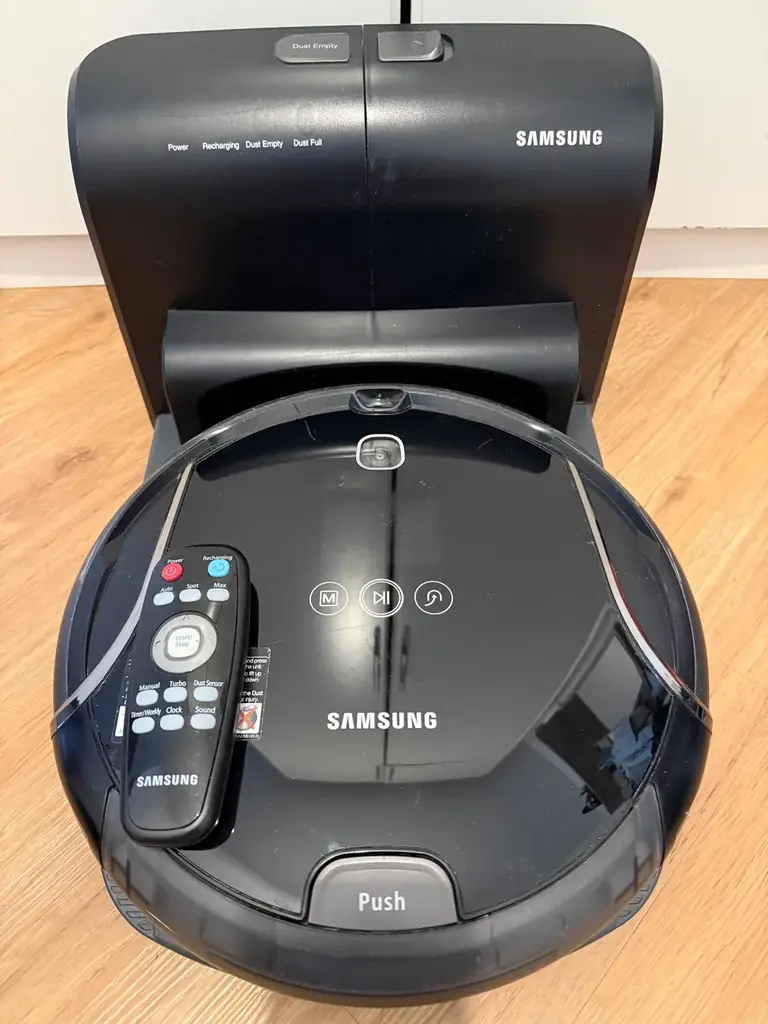 Продаю робот-пылесос Samsung в хорошем состоянии. Хорошо справляется с бытовым мусором, песком, пыл…