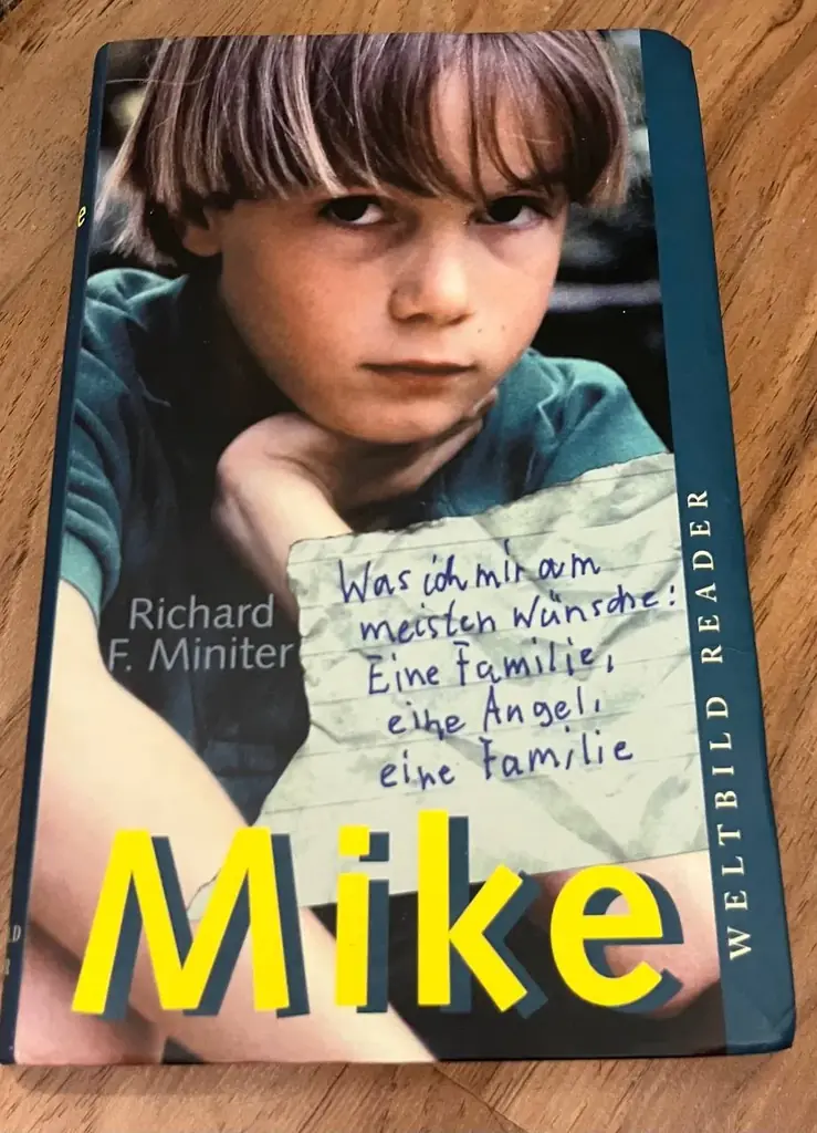 Продаю книгу Mike в нормальном состояние