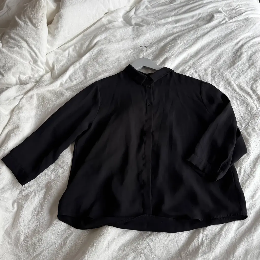 Продам блузку Monki