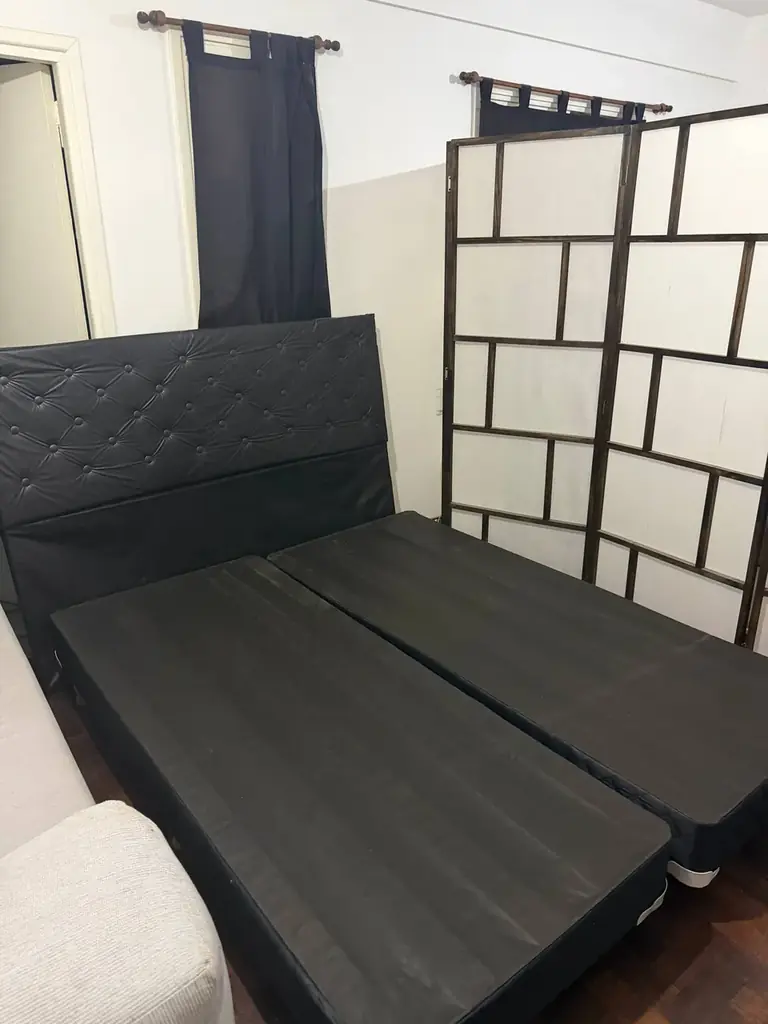 КРОВАТЬ QUEEN SIZE С ЧЁРНЫМ МЯГКИМ ИЗГОЛОВЬЕМ — ОТЛИЧНОЕ СОСТОЯНИЕ