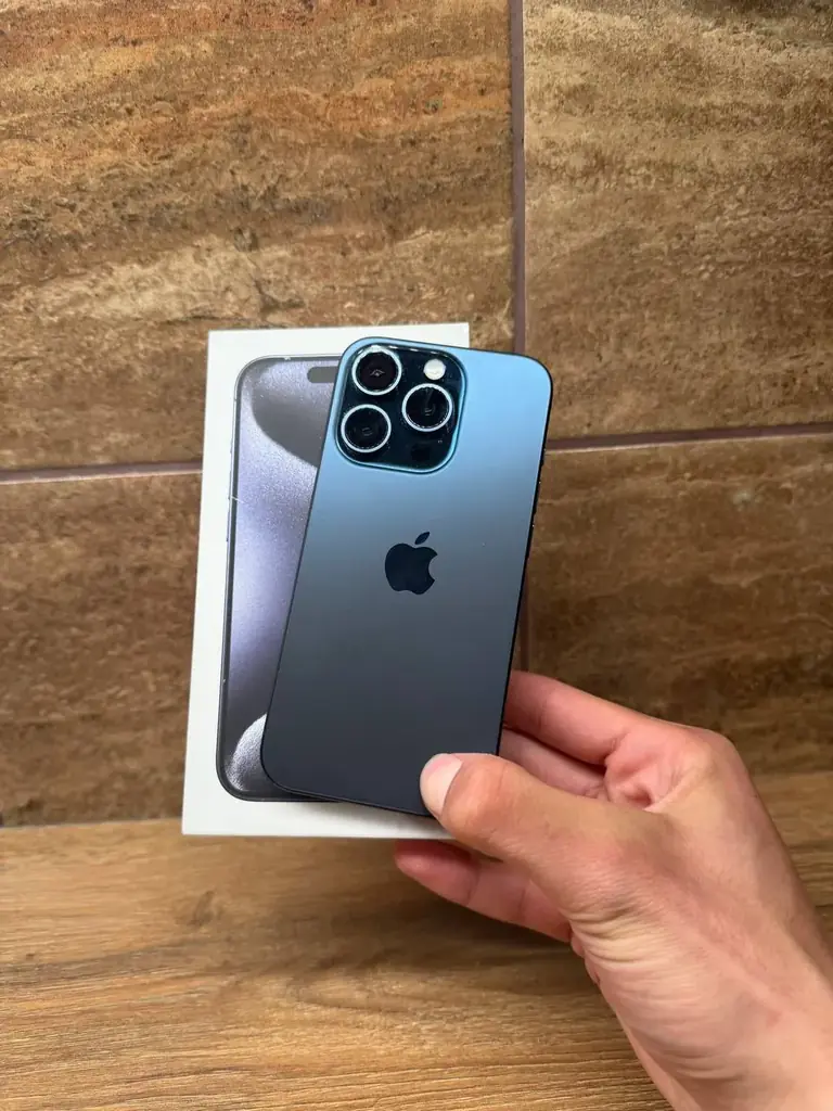 Продаю iPhone 15 Pro 128 ГБ.