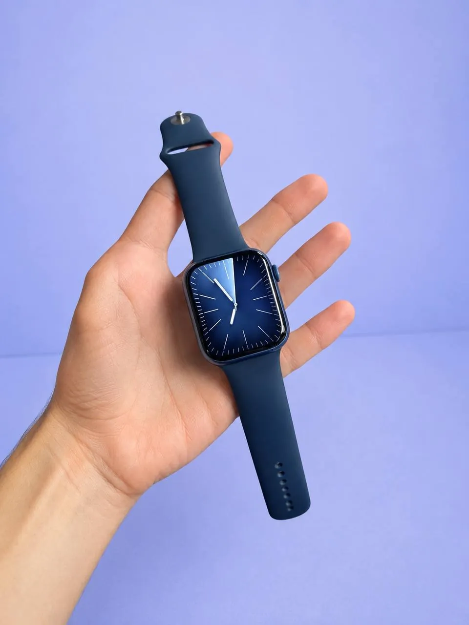Продам Apple Watch Series 7 у стані 9,5/10. Є незначні сліди використання, нічого критичного. Стан …