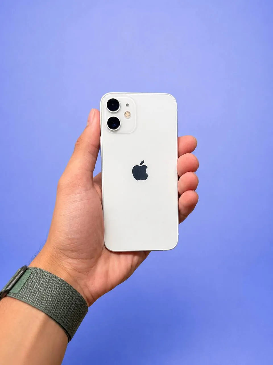 Продам iPhone 12 mini у стані 9,9/10. Телефон повністю оригінальний, нічого не змінювалося. Усі фун…