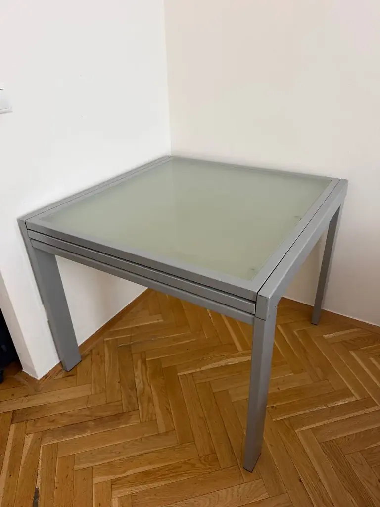 Добрый день. Продаю стол , 70€ самовывоз, Вена , 2-рн, доп инфо - пишите в личку