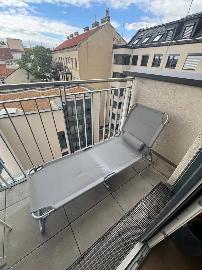 Продаю лежак на балкон, 25€
