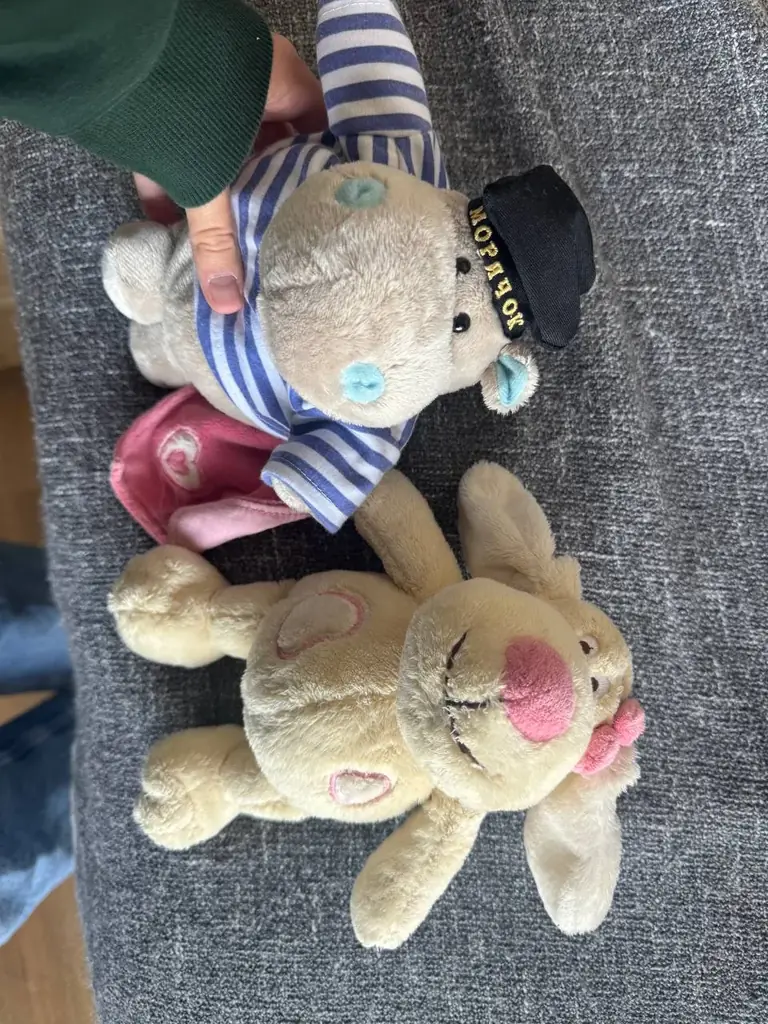 Продам іграшки в дуже гарному стані, 5€ кожна. Якщо заберете дві - віддам дешевше. 8 район, Відень …