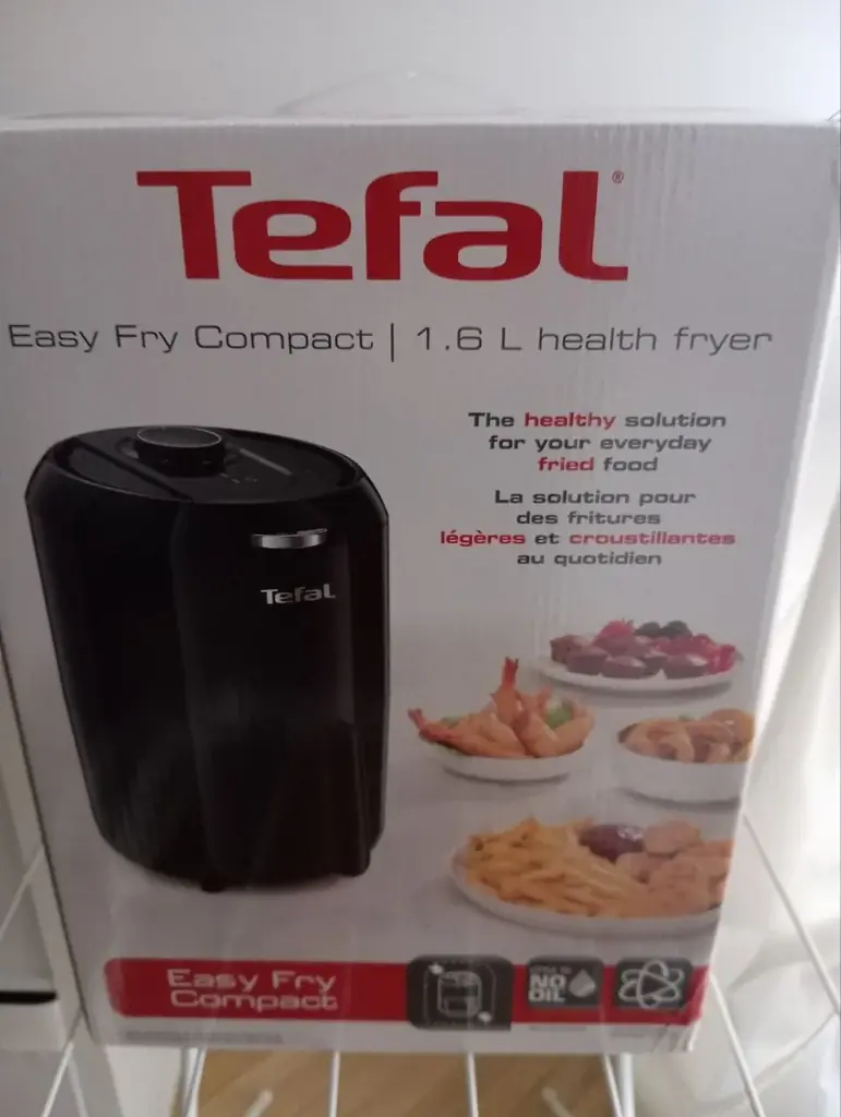 Продам air fryer.Вена. 20 район.Цена 25 евро. Данные как на фото