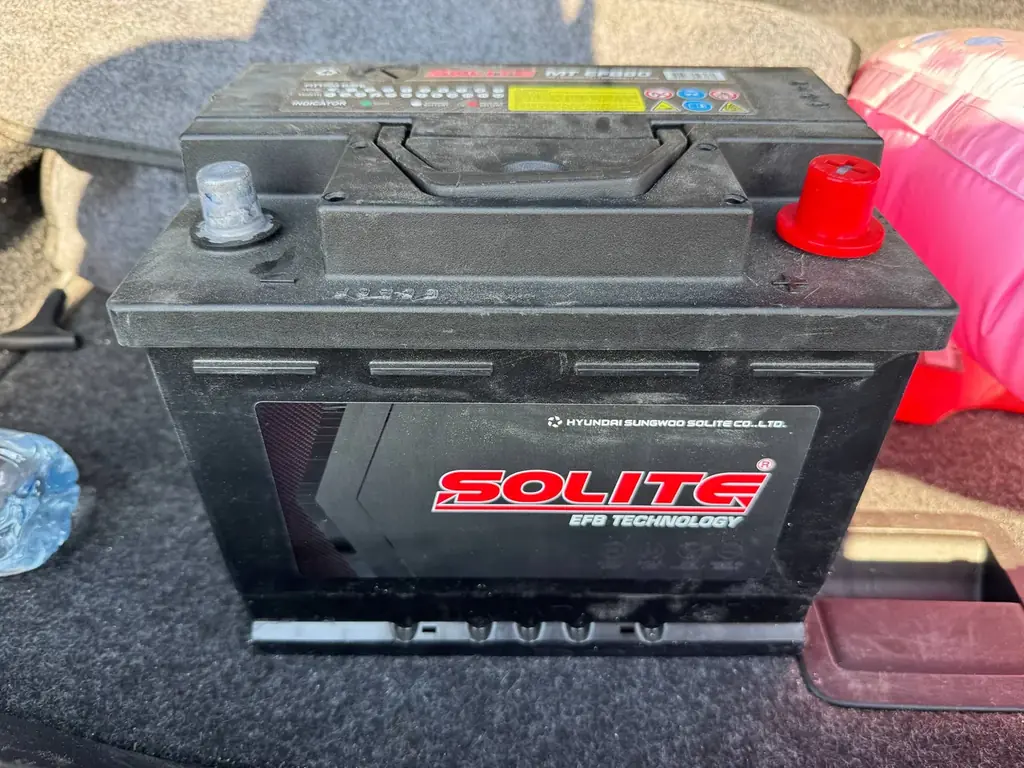 Продам автомобильный аккумулятор SOLITE MT EFB60