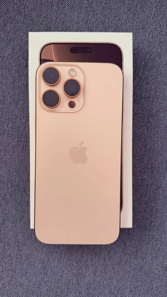 Продам iPhone 16 Pro Max