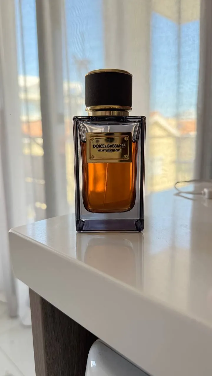 Всем привет! Продаю нишевый парфюм Dolce&Gabbana Velvet Desert Oud. Баночка 100 мл. Отстаток на фот…